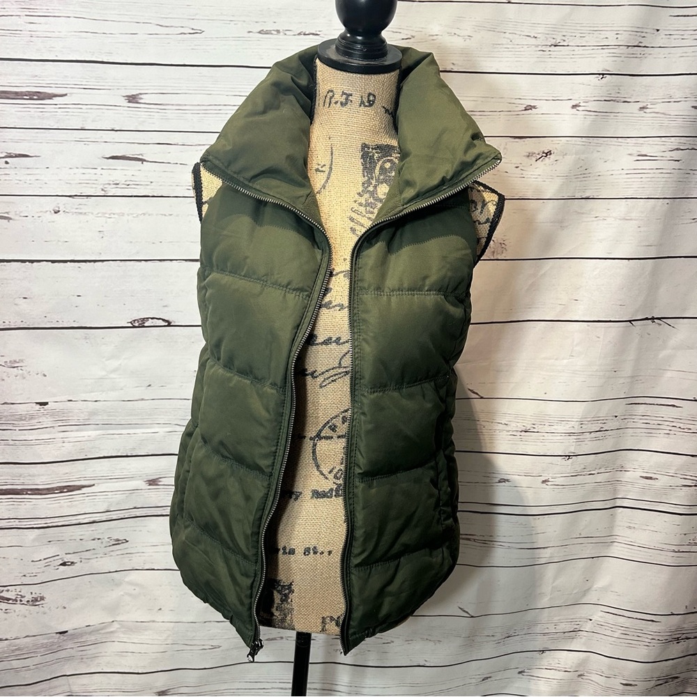 Old navy puffer vest green XS